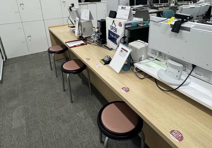 oicdesk02.jpg